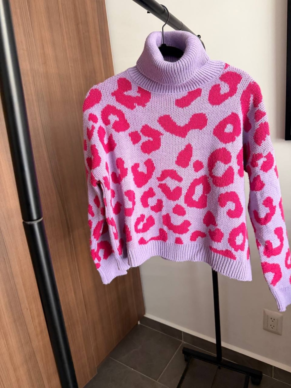 Women’s Lavender & Hot Pink Leopard Turtleneck Sweater